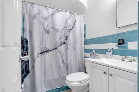 Bath - 5100 E 8th Ave, Hialeah, FL 33013 photo 1 of 3