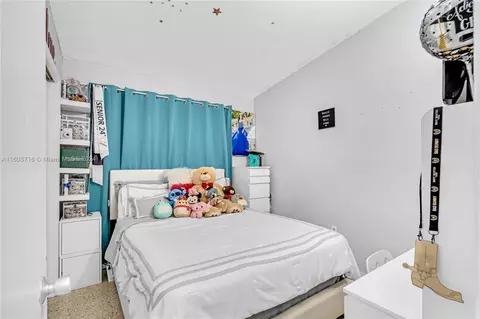 Bedroom - 5100 E 8th Ave, Hialeah, FL 33013 photo 1 of 8