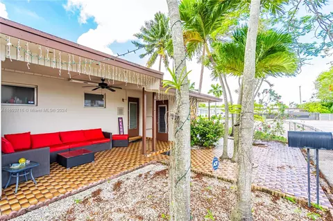 Exterior - 5100 E 8th Ave, Hialeah, FL 33013 photo 3 of 11