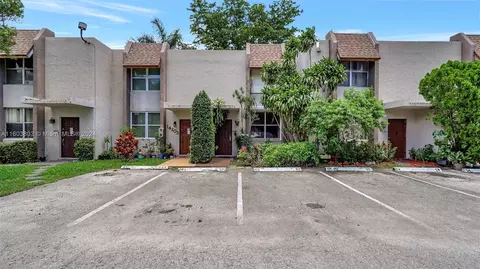 14205 Memorial Hwy 3g Hwy #3G, Miami, FL 33161