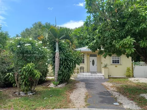 1160 NE 129th St, North Miami, FL 33161