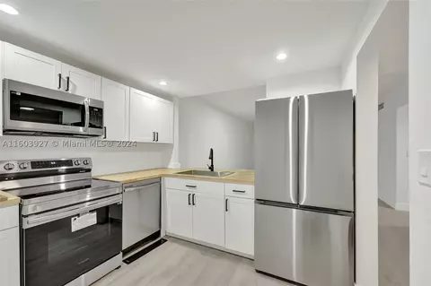9175 SW 77th Ave #302, Miami, FL 33156