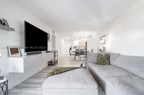 1750 W 46th St #441, Hialeah, FL 33012
