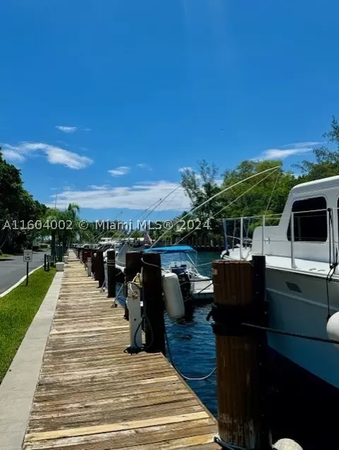 6471 Bay Club Dr #1, Fort Lauderdale, FL 33308