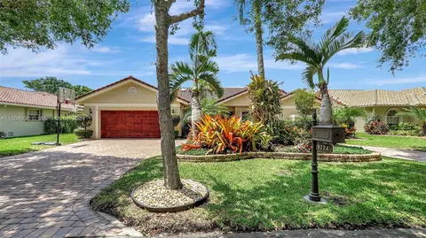 9324 NW 10th St, Plantation, FL 33322