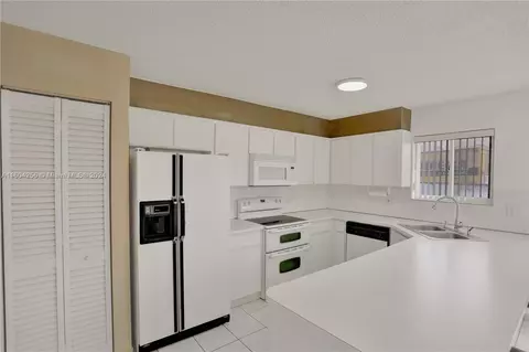 3131 W 79th Pl, Hialeah, FL 33018 photo 9