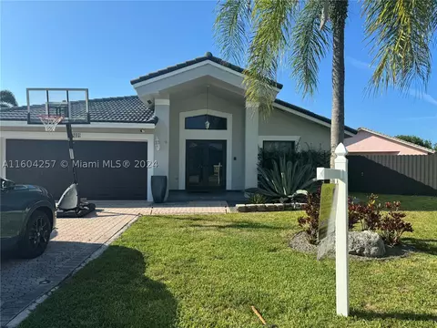 20215 SW 85th Pl, Cutler Bay, FL 33189