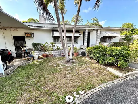 911 NW 138th St, Miami, FL 33168