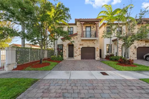 7012 NW 103rd Path, Doral, FL 33178