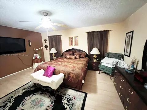 Bedroom - 880 W 80th Pl, Hialeah, FL 33014 photo 1 of 3