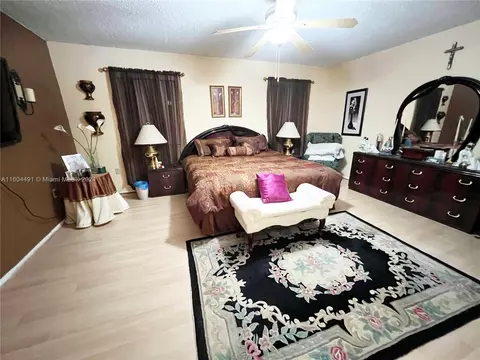 Bedroom - 880 W 80th Pl, Hialeah, FL 33014 photo 2 of 3