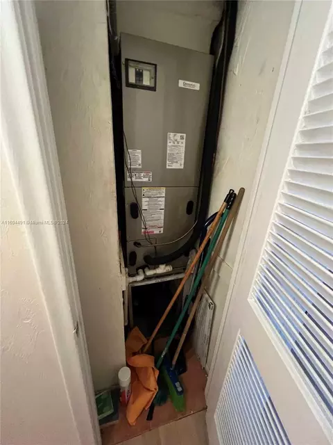 Other - 880 W 80th Pl, Hialeah, FL 33014 photo 5 of 6