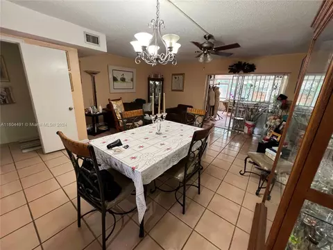 Dining - 880 W 80th Pl, Hialeah, FL 33014 photo 1 of 2