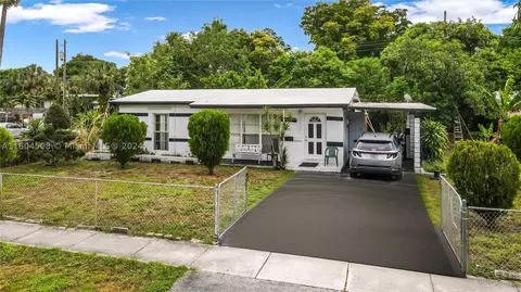 3320 NW 7th St, Lauderhill, FL 33311