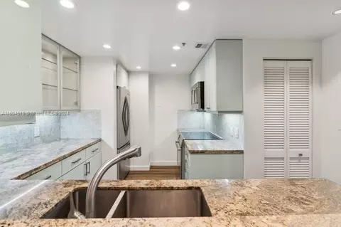 701 Brickell Key Blvd #1206, Miami, FL 33131