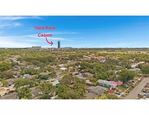 6425 Meade St, Hollywood, FL 33024