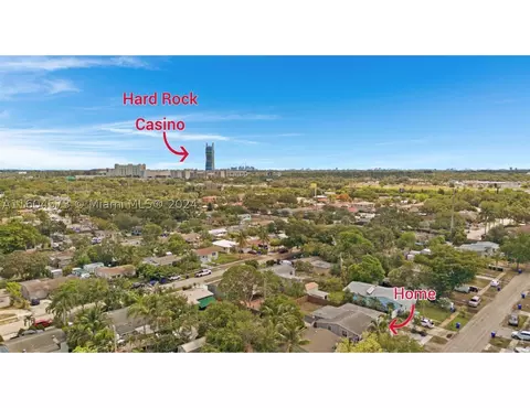 6425 Meade St, Hollywood, FL 33024