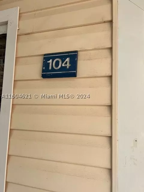 3413 NW 44th St #104, Oakland Park, FL 33309