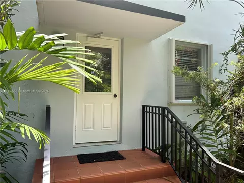 7825 SW 57th Ave #11D, South Miami, FL 33143