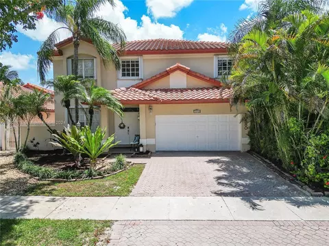 10580 NW 57th St, Doral, FL 33178
