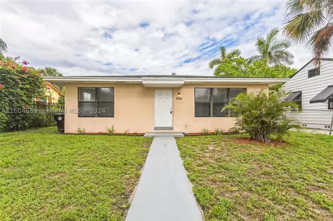 1211 S M St, Lake Worth, FL 33460
