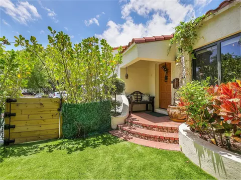 1551 Biarritz Dr, Miami Beach, FL 33141