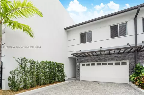 1122 NE 14th Ave, Fort Lauderdale, FL 33304