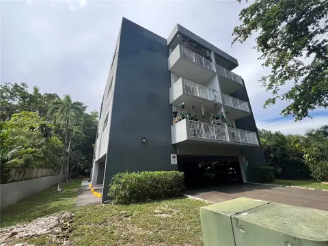 645 NE 121st St #302, North Miami, FL 33161