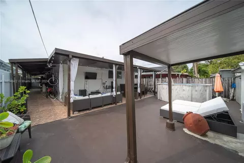 Exterior - 875 E 29th St, Hialeah, FL 33013 photo 1 of 2
