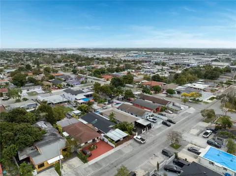 View/Area - 875 E 29th St, Hialeah, FL 33013 photo 4 of 11