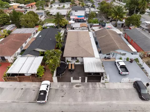 View/Area - 875 E 29th St, Hialeah, FL 33013 photo 2 of 11