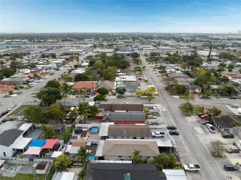 View/Area - 875 E 29th St, Hialeah, FL 33013 photo 5 of 11