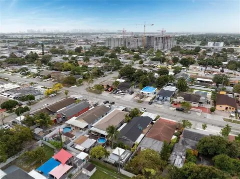 View/Area - 875 E 29th St, Hialeah, FL 33013 photo 6 of 11