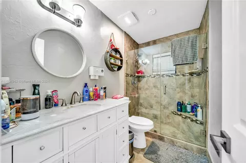 Bath - 875 E 29th St, Hialeah, FL 33013 photo 1 of 3