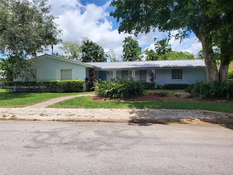8305 SW 169 Ter, Palmetto Bay, FL 33157