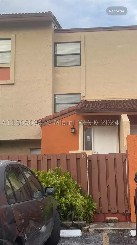 9907 NW 9th St Cir #8-20, Miami, FL 33172
