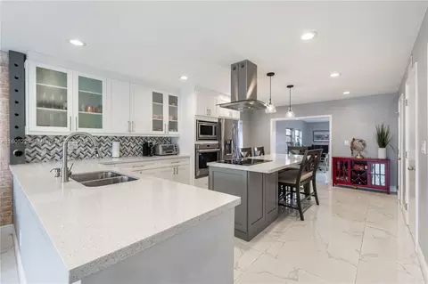 3872 SW 107th Ave #2-5, Miami, FL 33165