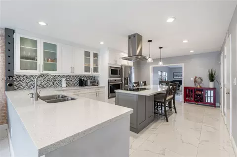 3872 SW 107th Ave #2-5, Miami, FL 33165