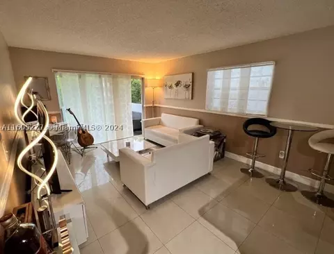1221 SW 122nd Ave #214, Miami, FL 33184