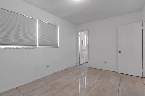 5095 E 9th Ln, Hialeah, FL 33013 photo 9