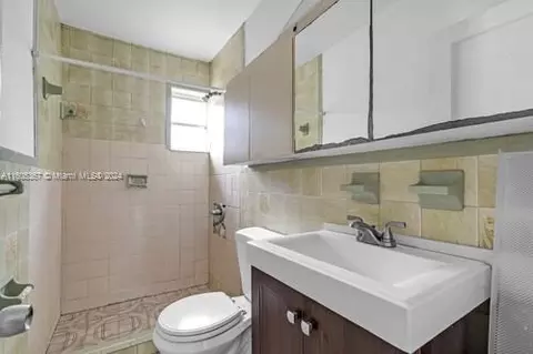 5095 E 9th Ln, Hialeah, FL 33013 photo 13