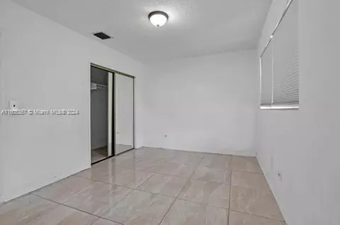 5095 E 9th Ln, Hialeah, FL 33013 photo 10