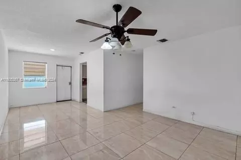 5095 E 9th Ln, Hialeah, FL 33013 photo 4