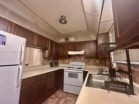 429 N Laurel Dr #1704, Margate, FL 33063