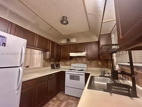 429 N Laurel Dr #1704, Margate, FL 33063