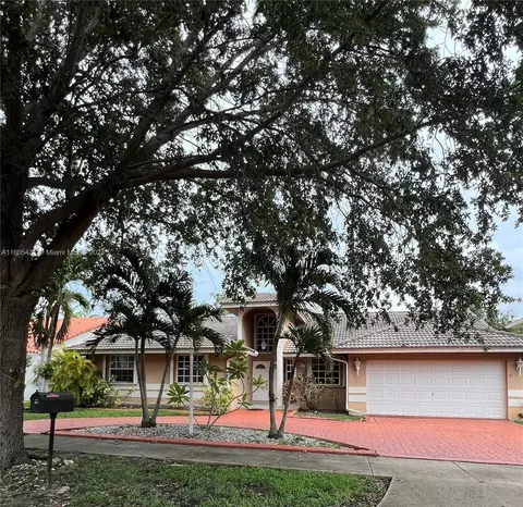 8545 NW 165th Ter, Miami Lakes, FL 33016
