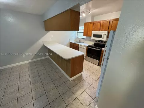 2811 SW Archer Rd #N116, Gainesville, FL 32608