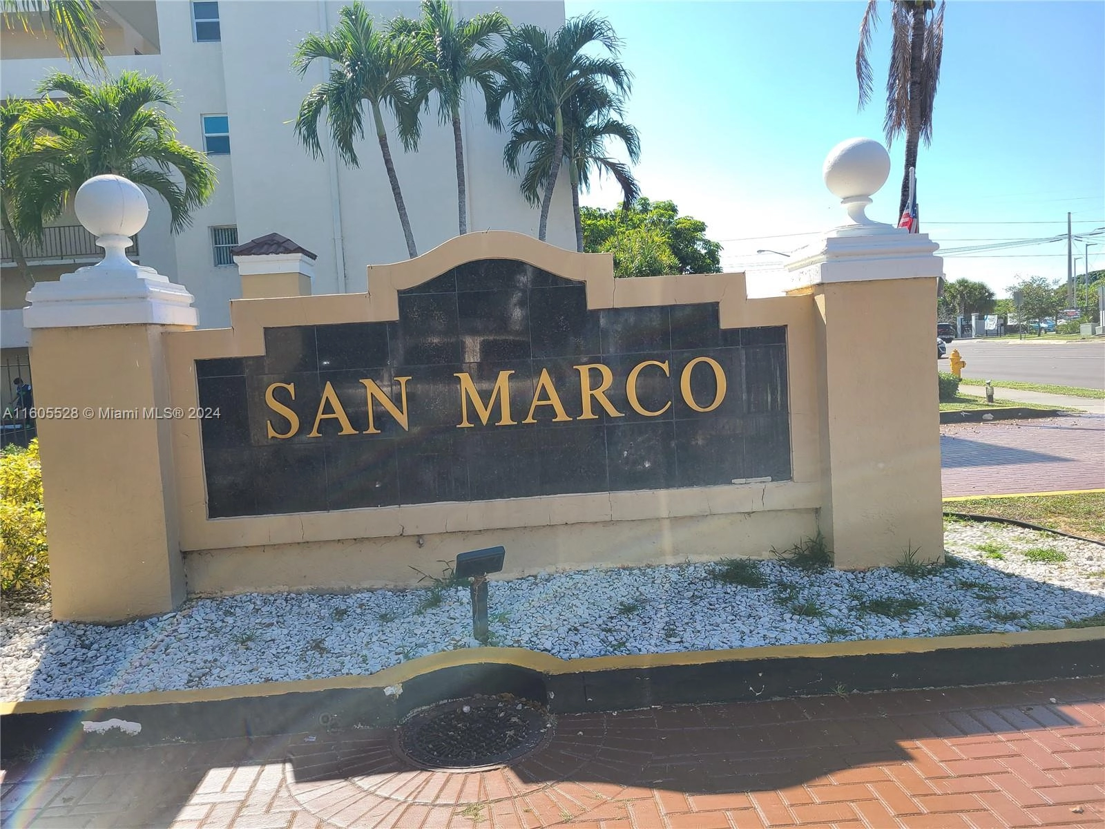 8860 Fontainebleau Blvd Unit 406  