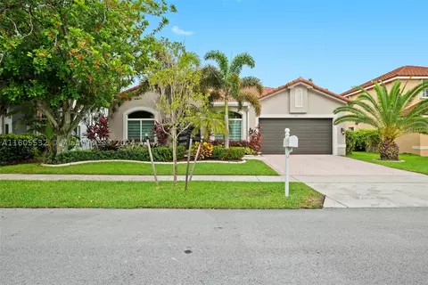 1071 NW 182nd Way, Pembroke Pines, FL 33029