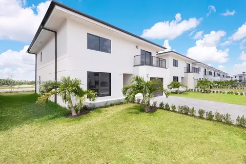 1349 NW 3 St, Florida City, FL 33034
